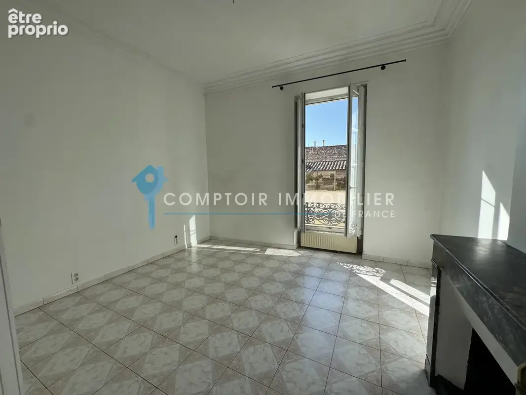 Exclusivité Appartement 144 m2, 3 chambres, grenier + cave - proche arènes - photo 9