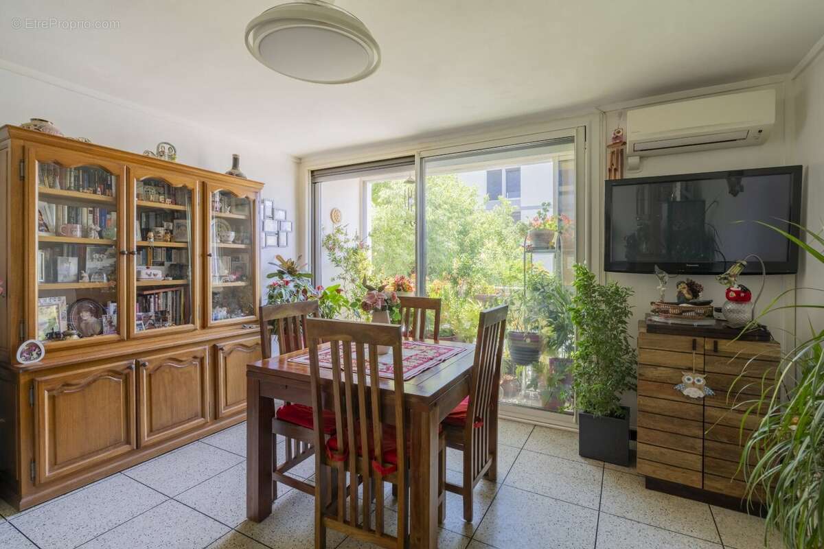 Appartement à MARSEILLE-12E