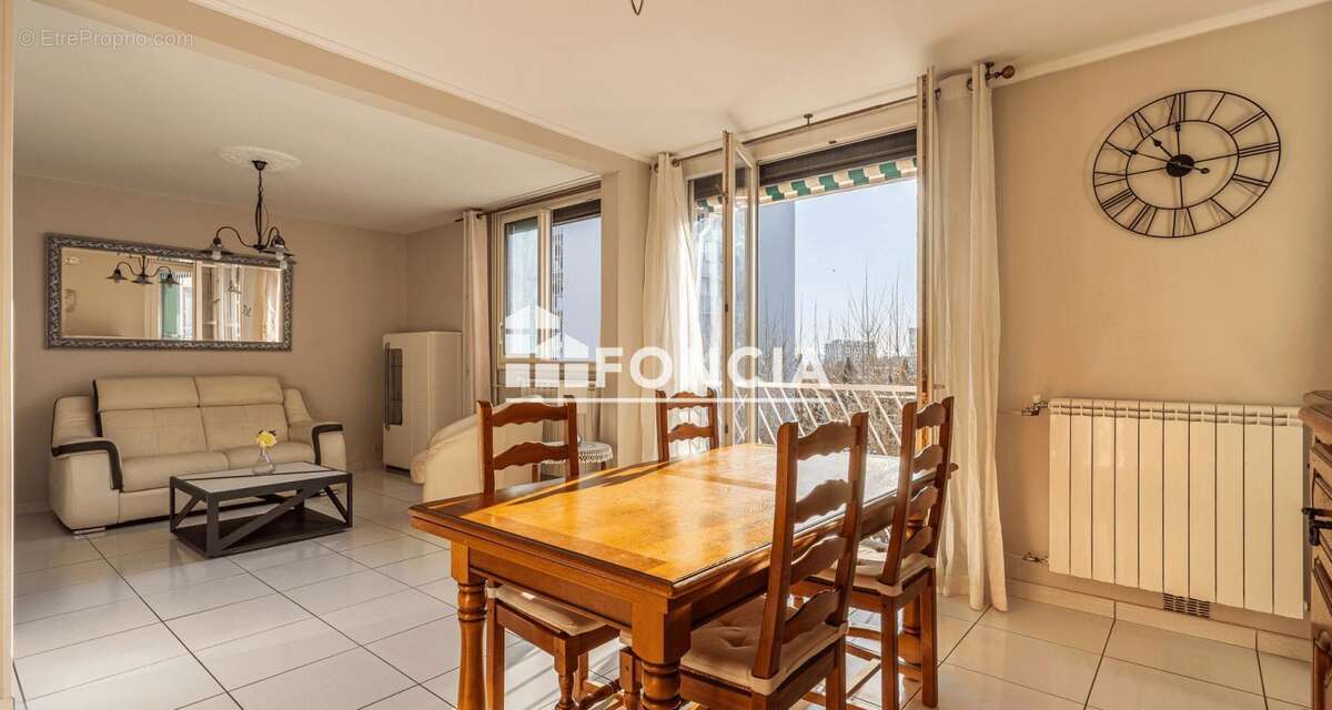 La Valette-du-Var – Appartement T4 de 74 m² lumineux avec terrasse, balcon et cave - photo 2