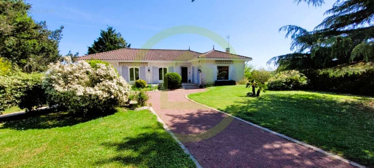 Maison à COURPIGNAC