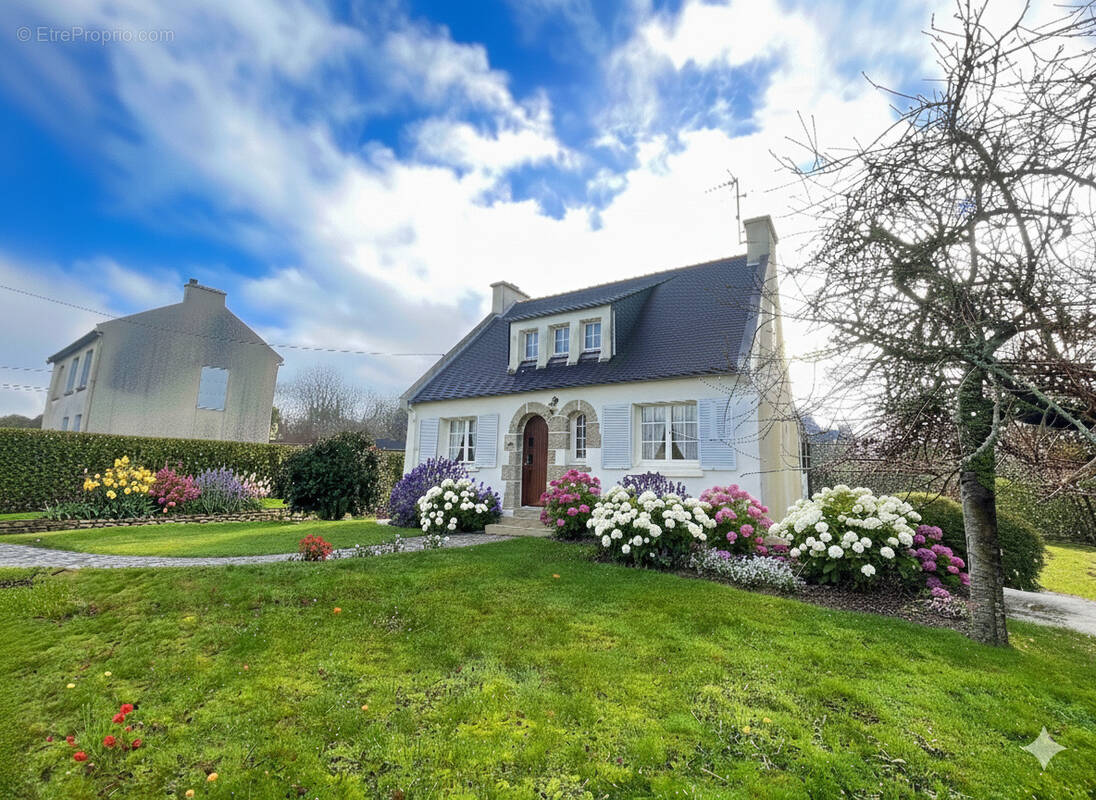 Maison à LOGONNA-DAOULAS