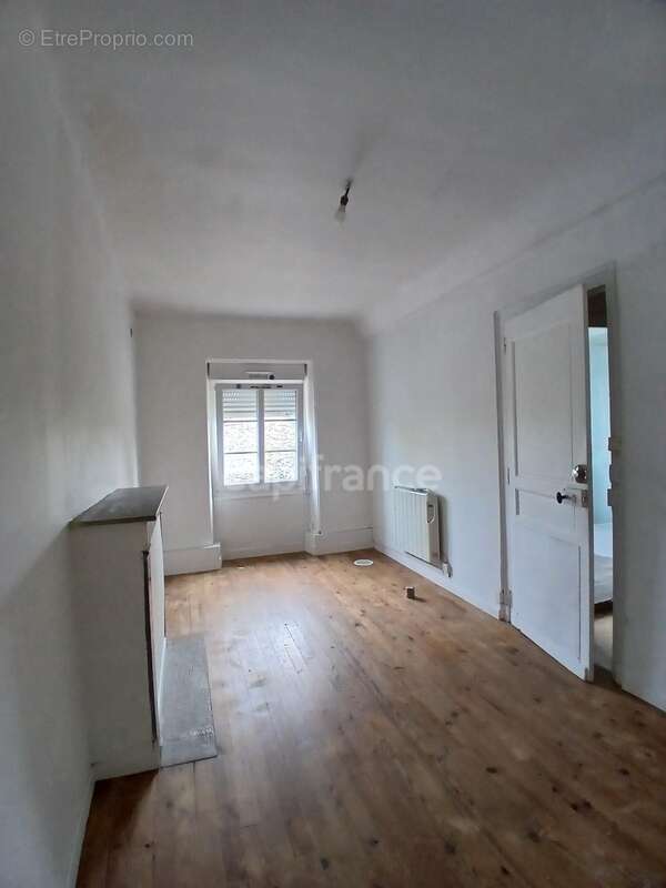 Maison 3 pièces en pierre à restaurer - LA GRAVERIE (14350) - photo 10