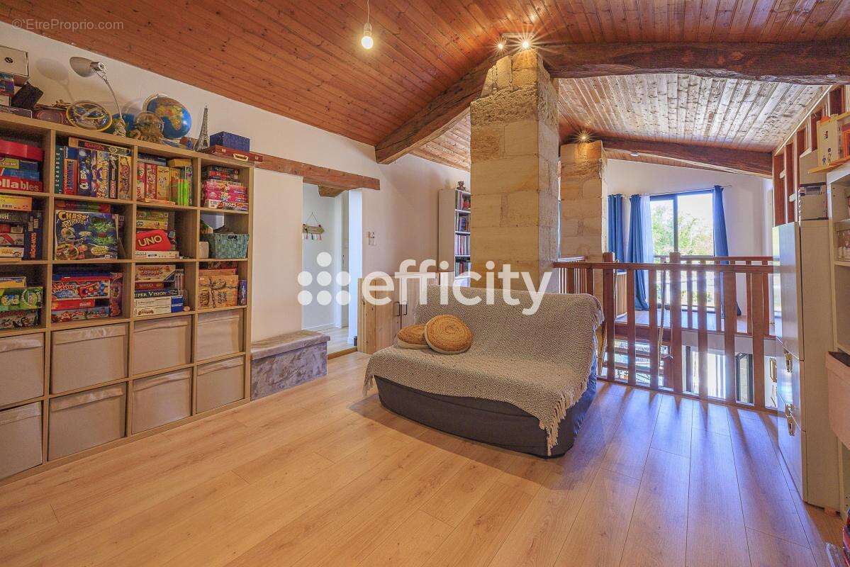 Maison 155 m² à Abzac  - photo 11