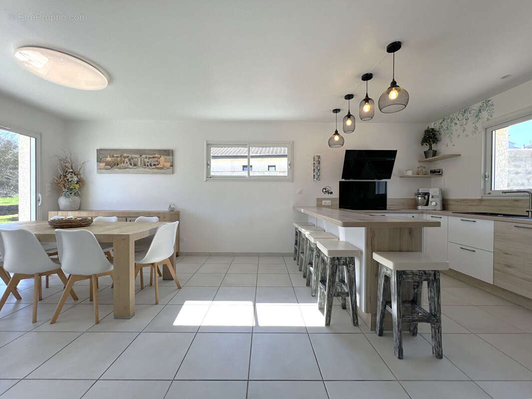 Maison à BOUVESSE-QUIRIEU