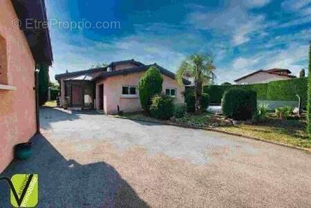 Maison - 147m ² - photo 3