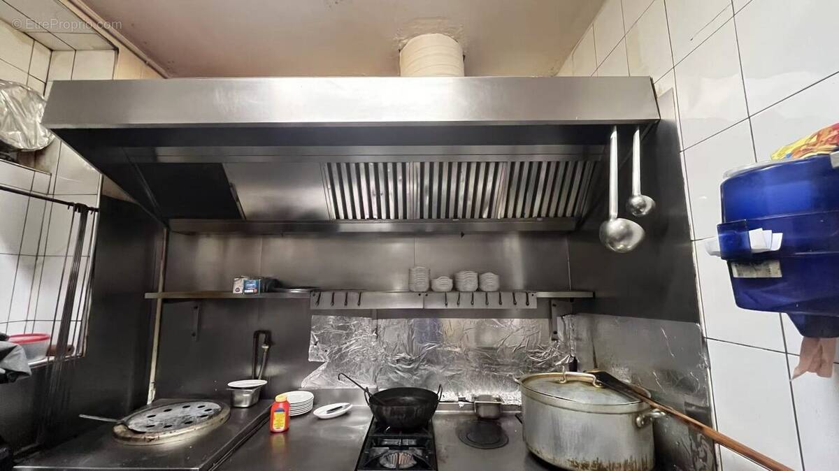 Autre à PARIS-9E