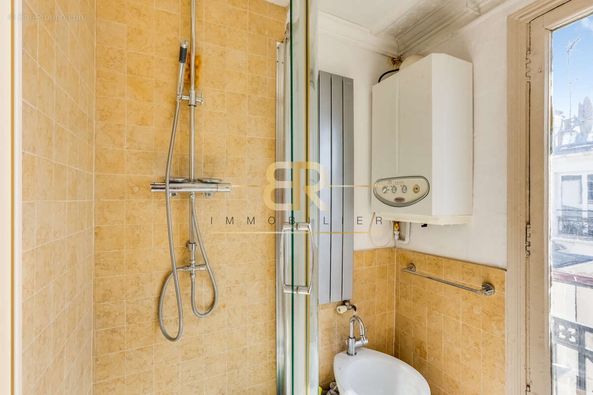 Appartement à PARIS-2E