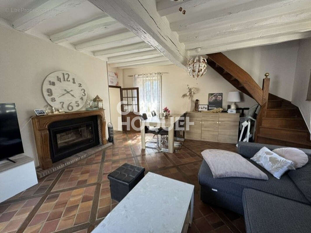 Vente d'une maison 7 pièces à BARBONNE FAYEL - photo 3