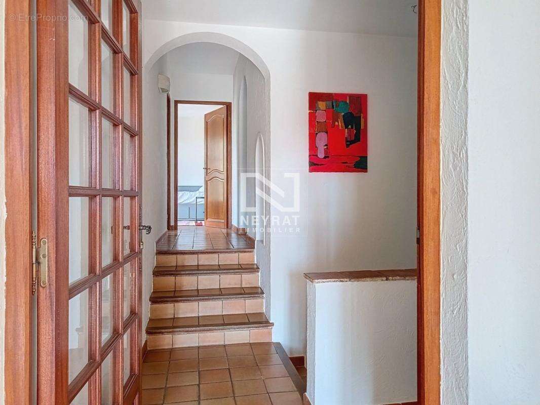 Maison à TOURRETTES