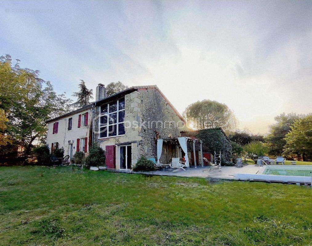 Maison 7 pièces 222m² - photo 3