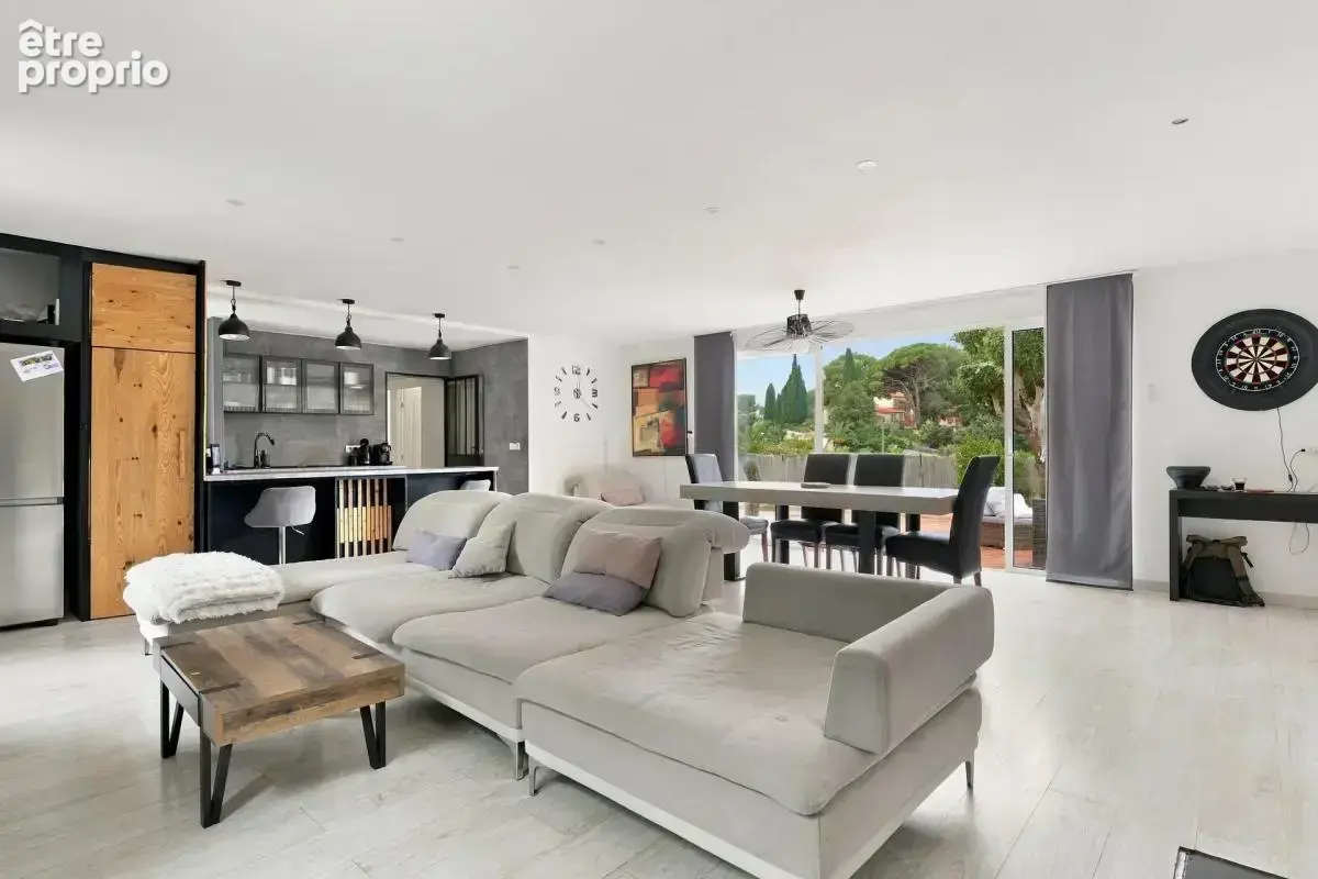 Maison de 6 pièces de 160 m² à Sanary-sur-Mer - photo 3