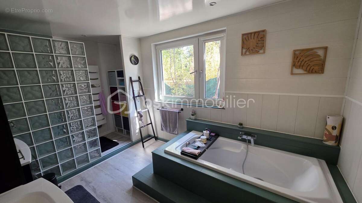  EN EXCLUSIVITÉ – VIDAUBAN – Maison traditionnelle de 171 m² avec piscine, terrain de 1 566 m² et fort potentiel - photo 20