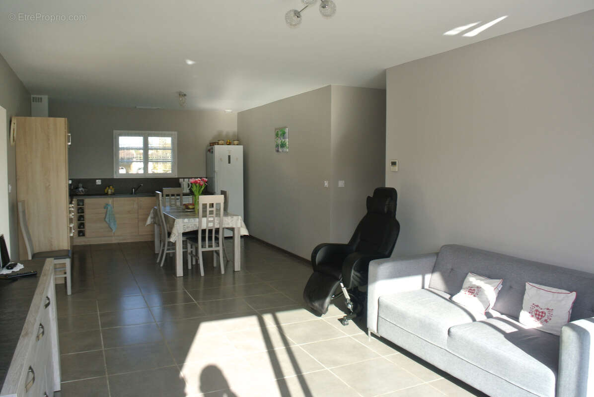 Maison à MAUVEZIN-SUR-GUPIE