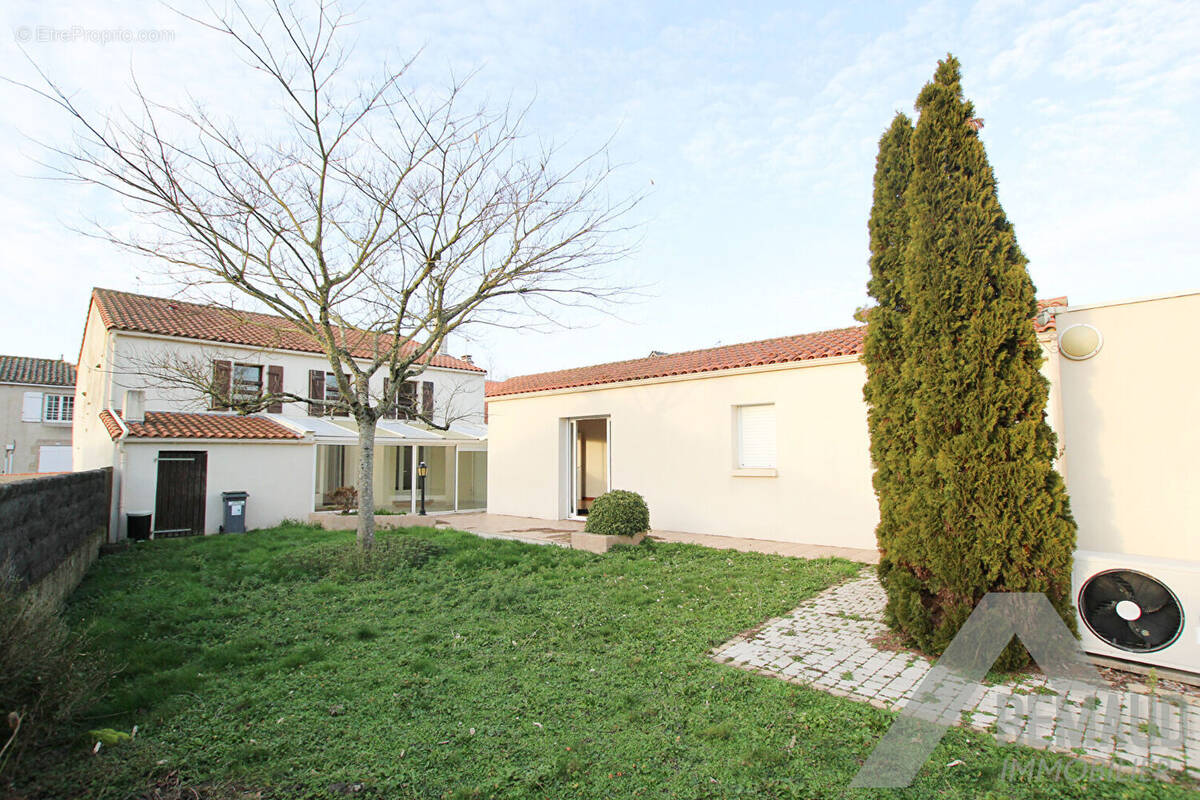 Maison à BEAUFOU