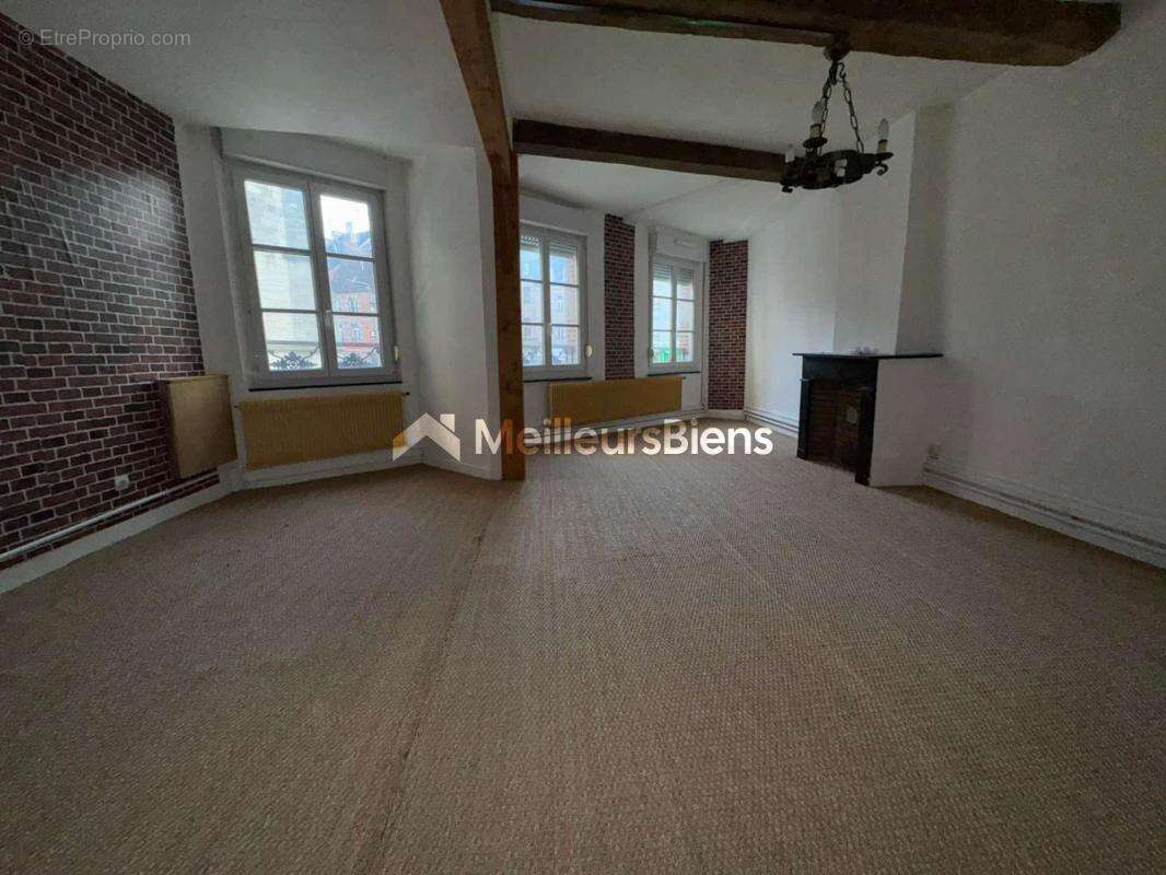 Appartement à AVESNES-SUR-HELPE