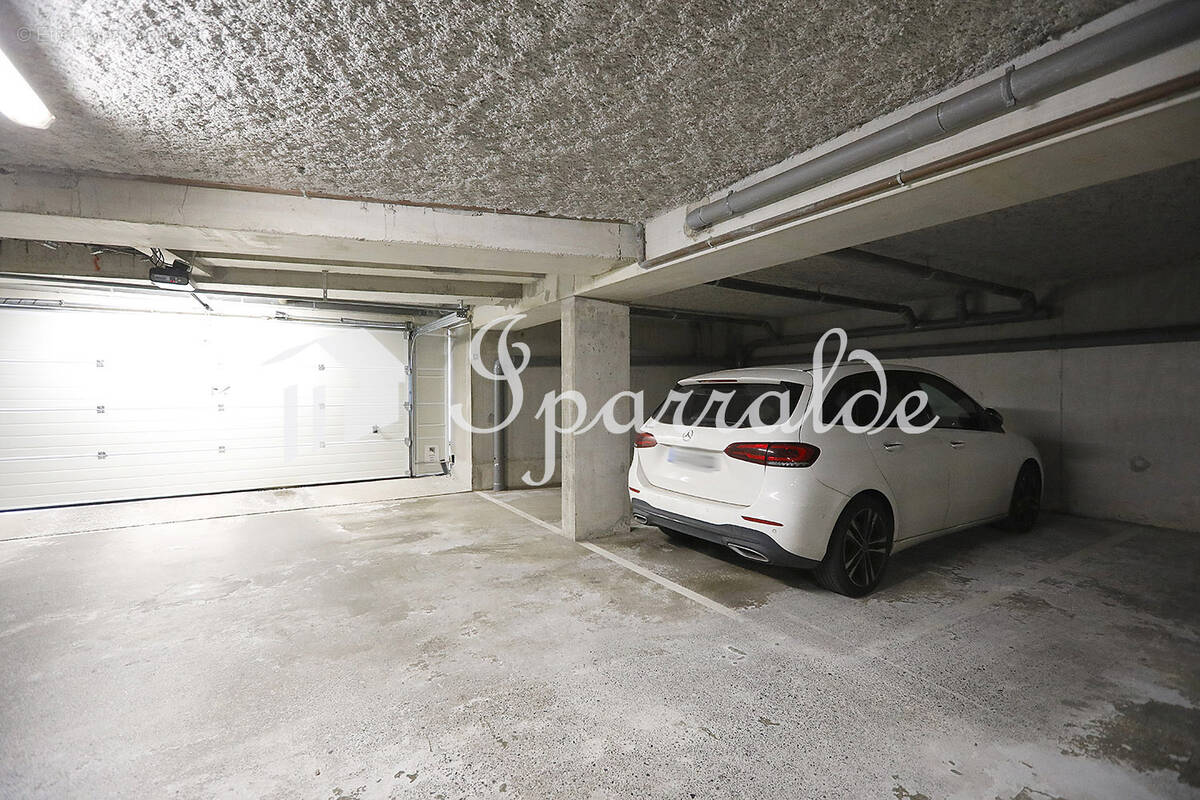 Parking à HENDAYE