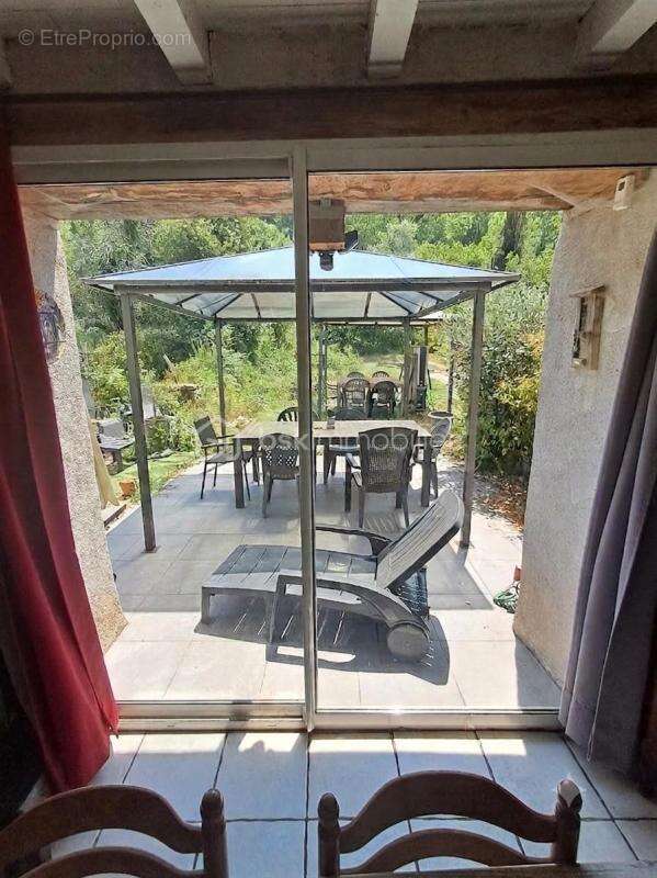 Charme et Authenticité : Maison en pierre restaurée (100m²) - photo 3