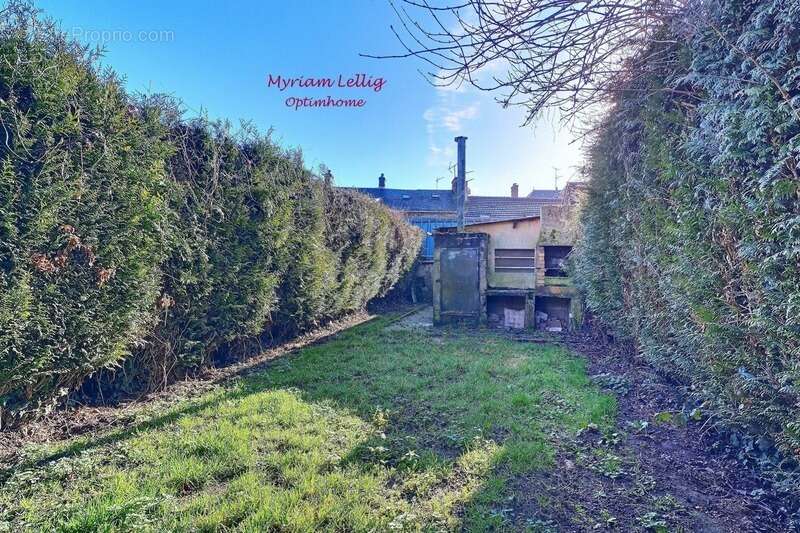 Maison à LA BONNEVILLE-SUR-ITON