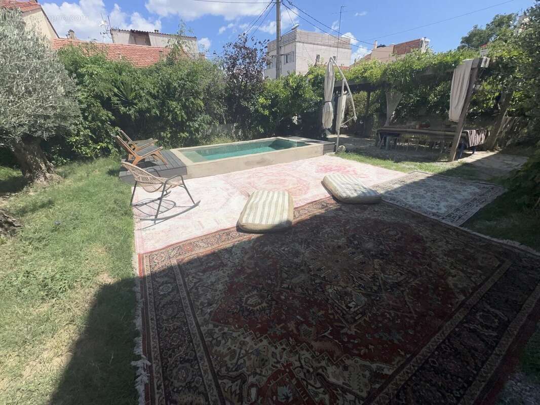 Mas en centre ville à Perpignan, jardin luxuriant, piscine, garage. - photo 28