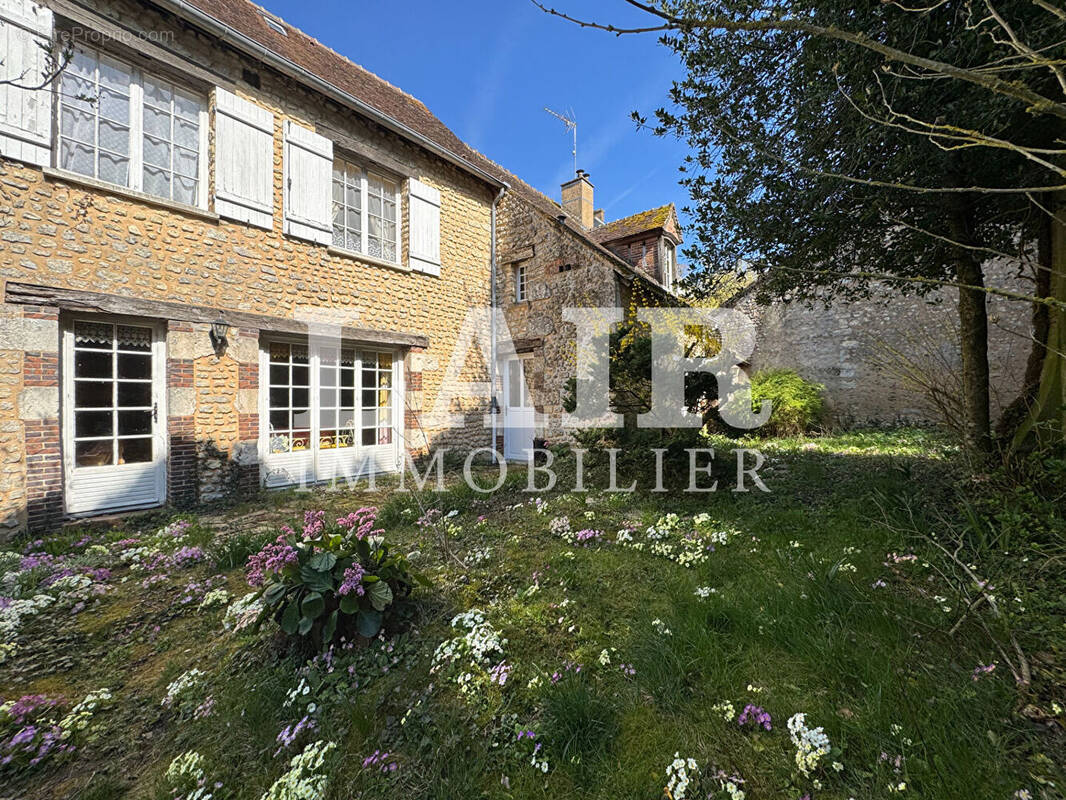 Maison à COULONGES-LES-SABLONS
