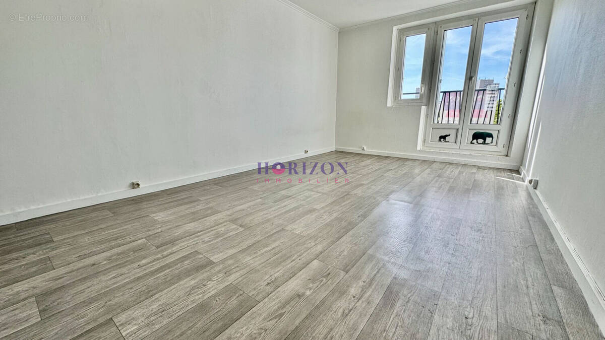 Appartement à NANTERRE