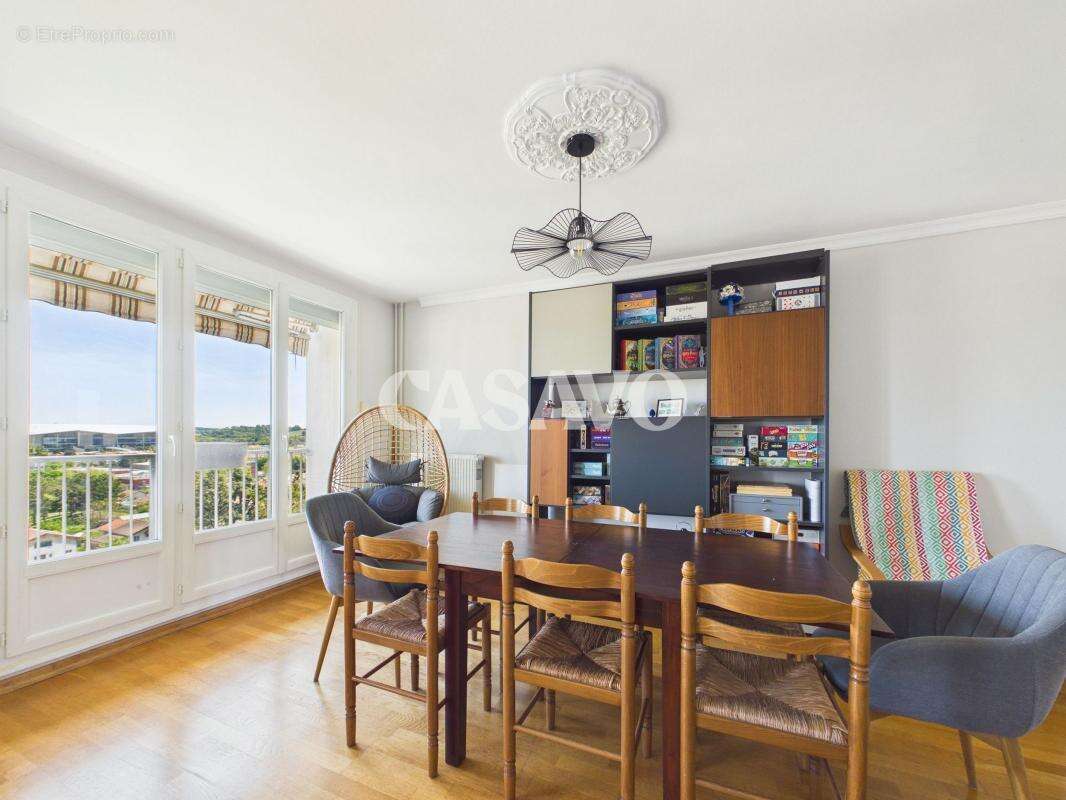 Appartement à DECINES-CHARPIEU