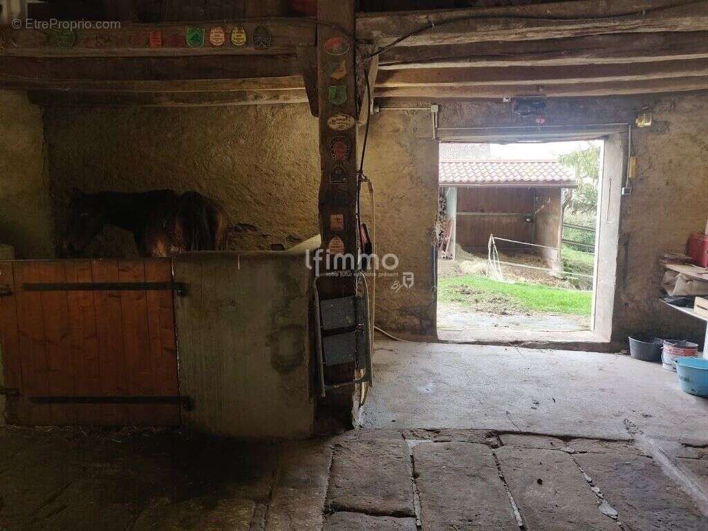 Maison à CHARMOIS-L'ORGUEILLEUX
