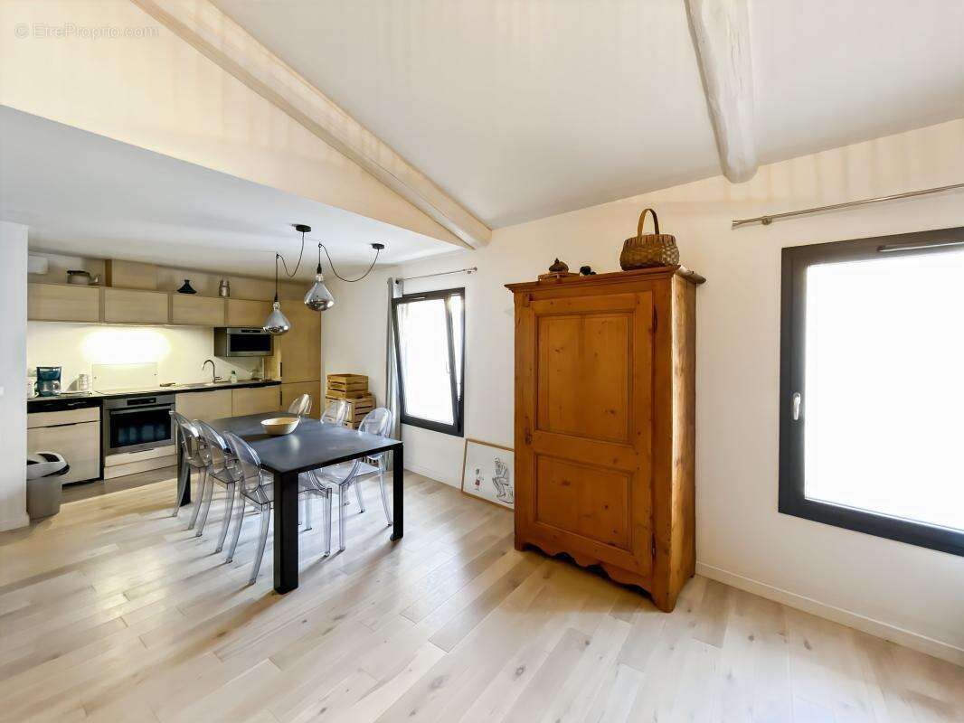 Vente belle maison de ville à Marseillan avec chambres suites et terrasse tropézienne - photo 6