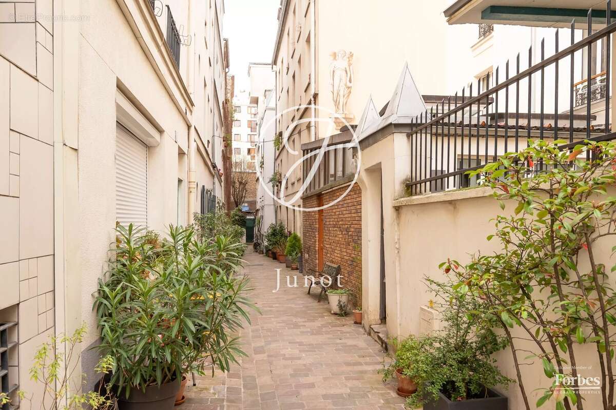 Appartement à PARIS-18E