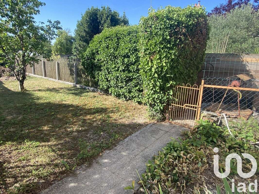 Maison 135 m² à Esclavolles-Lurey  - photo 7