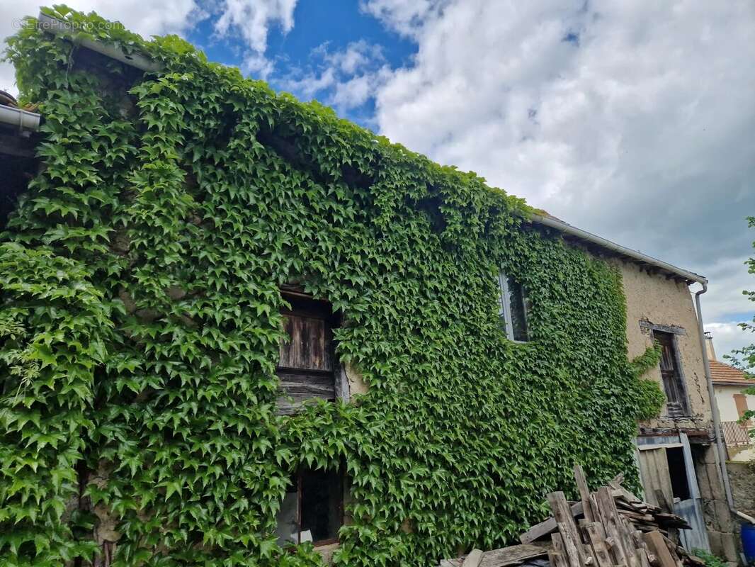 Maison à SAINT-ANDRE-DE-NAJAC
