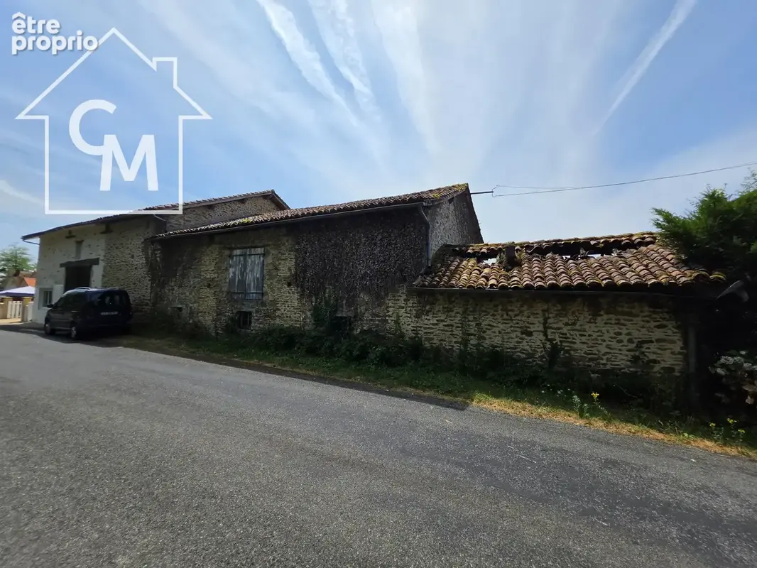 Maison de campagne à rénover avec dépendances et terrain de plus d'un hectare - photo 12