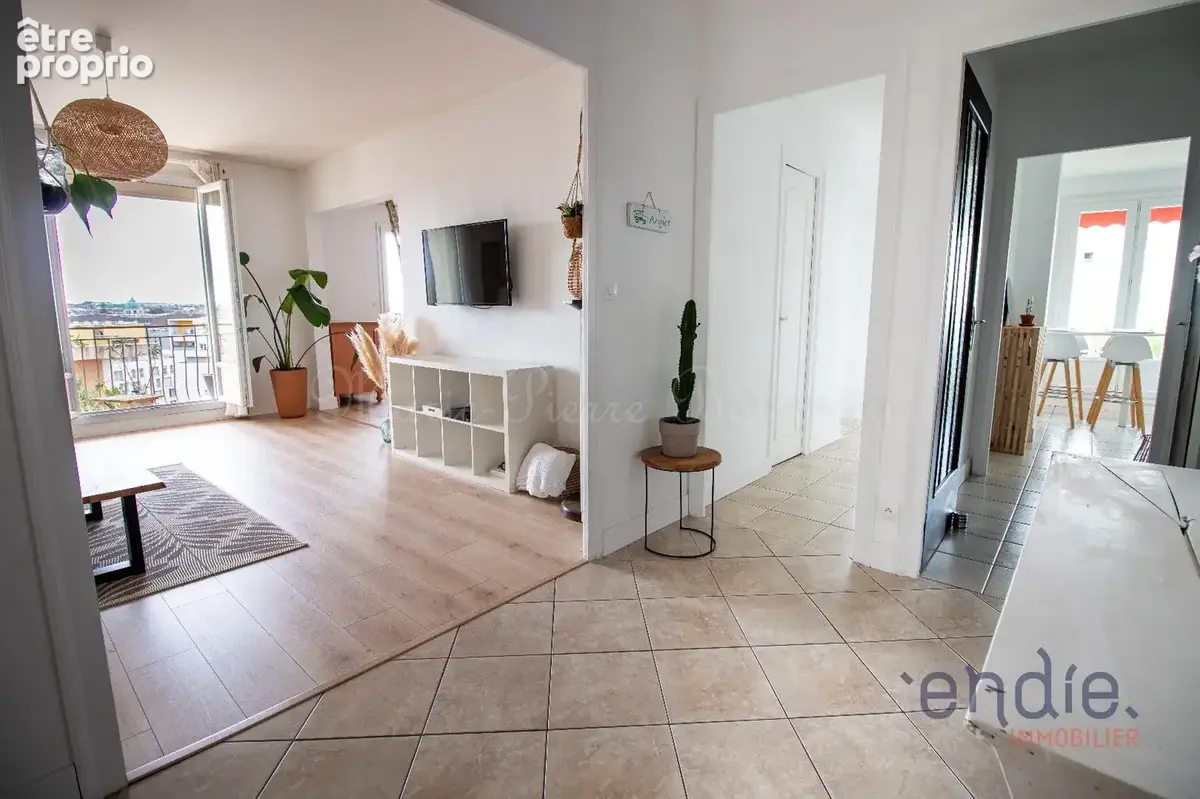 DIJON CENTRE - Un appartement lumineux avec vue imprenable sur les monuments dijonnais - photo 11
