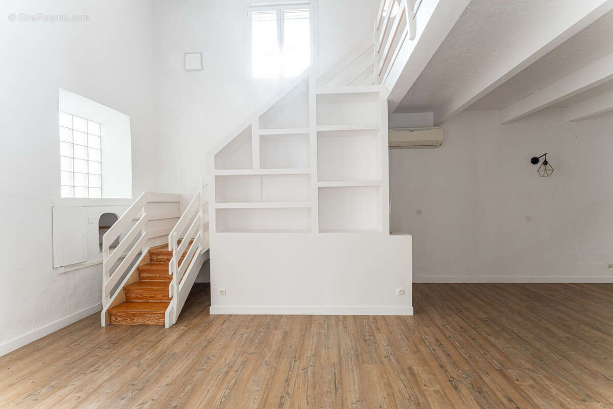 Appartement à MARSEILLE-4E