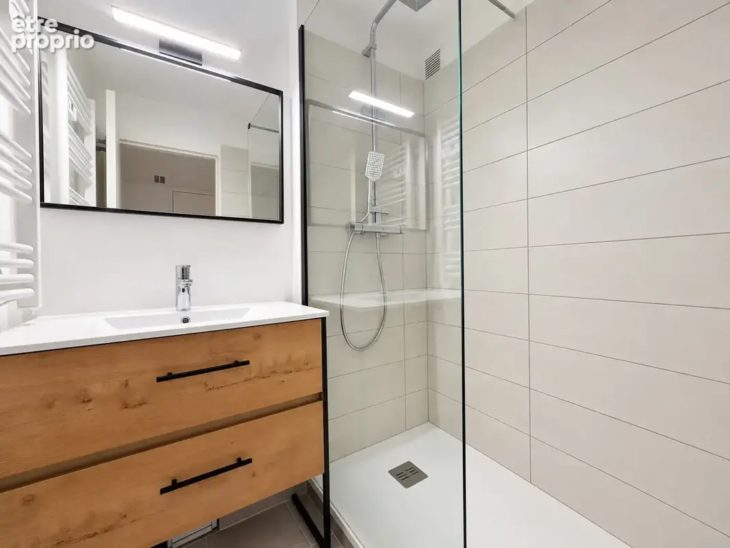 Cannes proche banane rare  ! t2 28 m2 refait à neuf étage élevé piscine gardien - photo 6