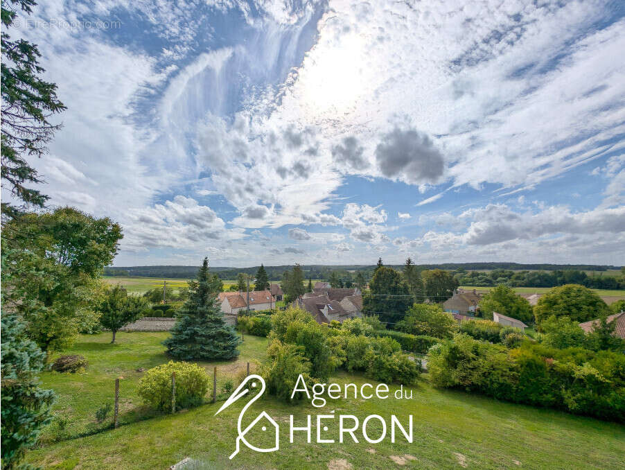 Maison à TREUZY-LEVELAY