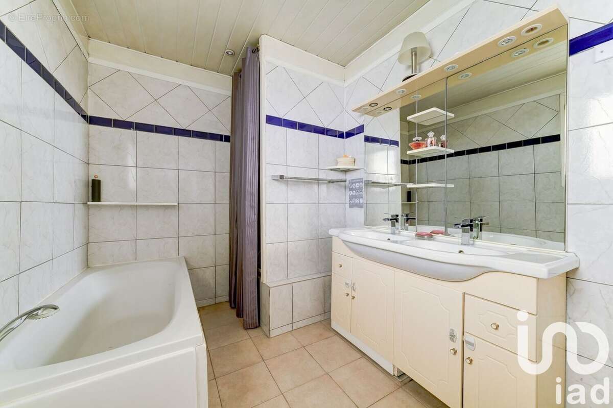 Photo 9 - Maison à PIERRE-BENITE