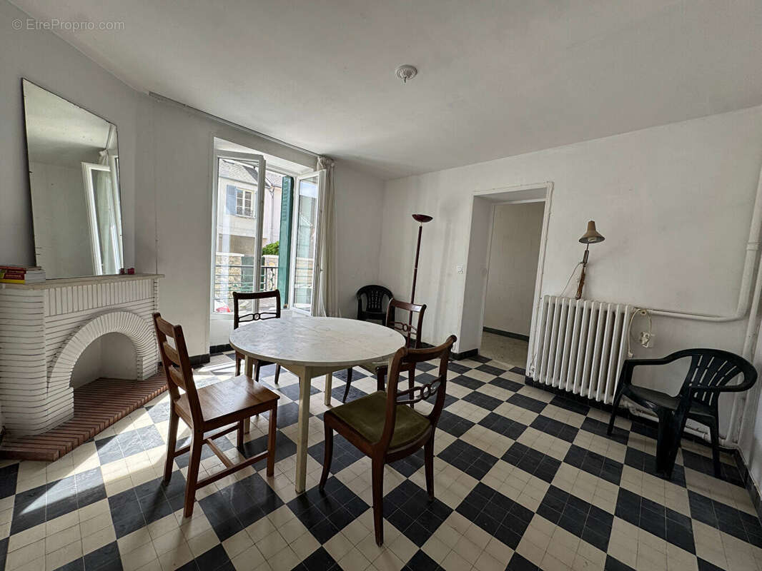 Maison à SAINT-NOM-LA-BRETECHE
