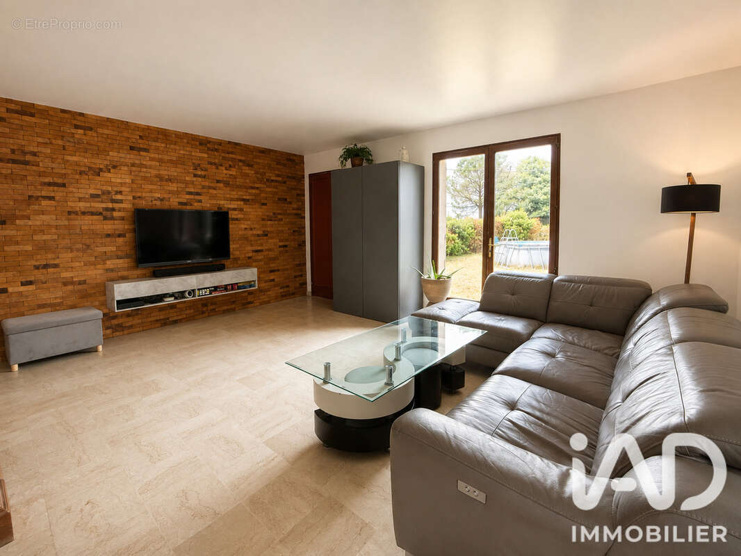 Maison 133 m² à Rions  - photo 2