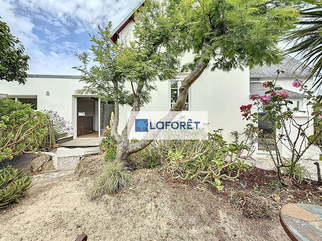 Maison à PLOUGONVELIN