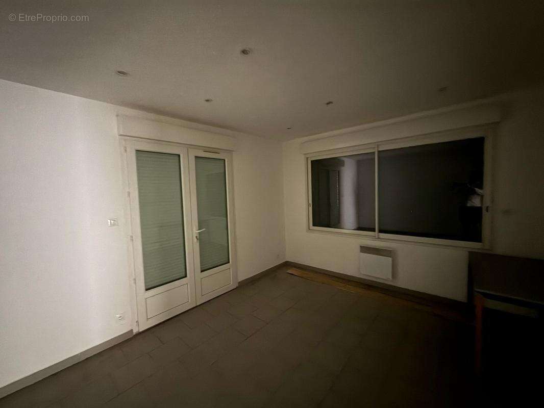 Local commercial et/ou professionnel à vendre - photo 11