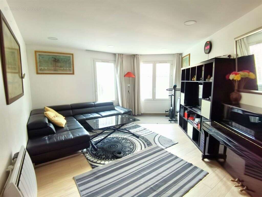 Appartement à PARIS-10E