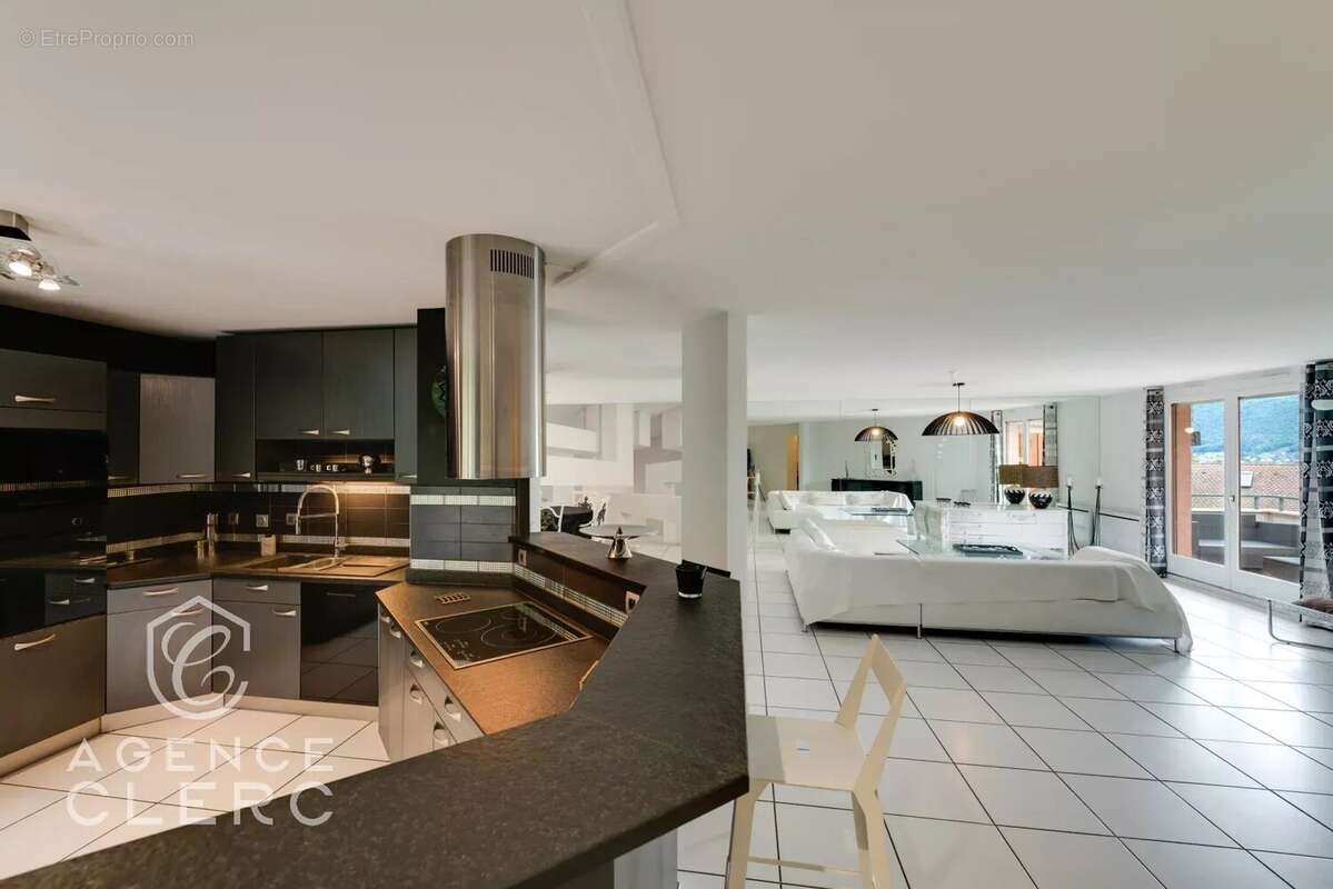 Appartement à VEYRIER-DU-LAC