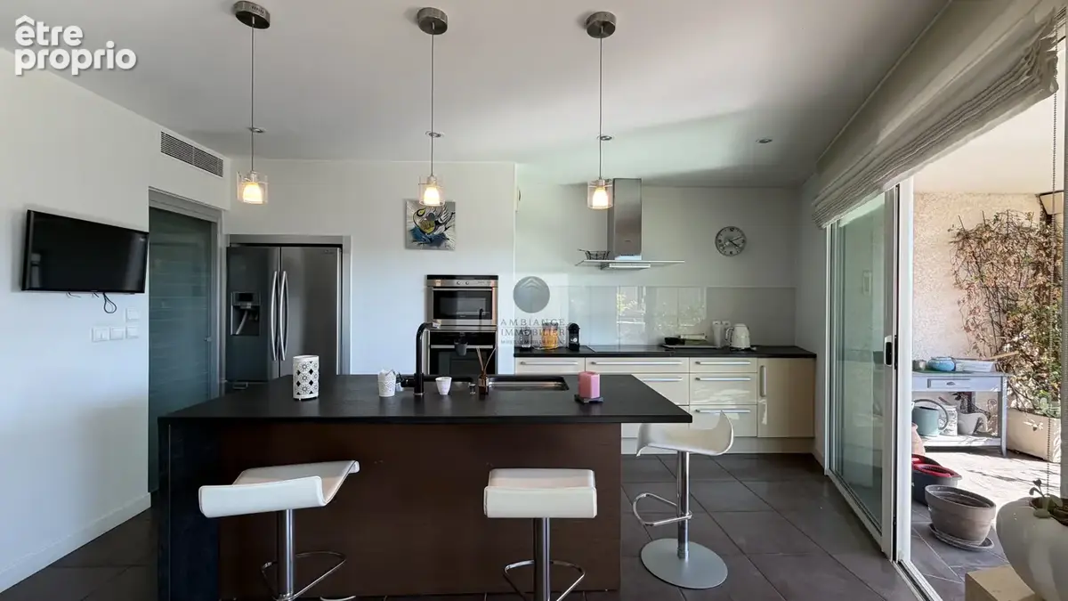 Lumière et élégance au coeur d'un quartier résidentiel - photo 4