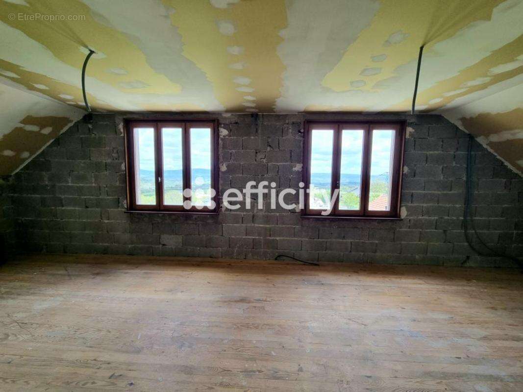 Maison à ALBARET-SAINTE-MARIE