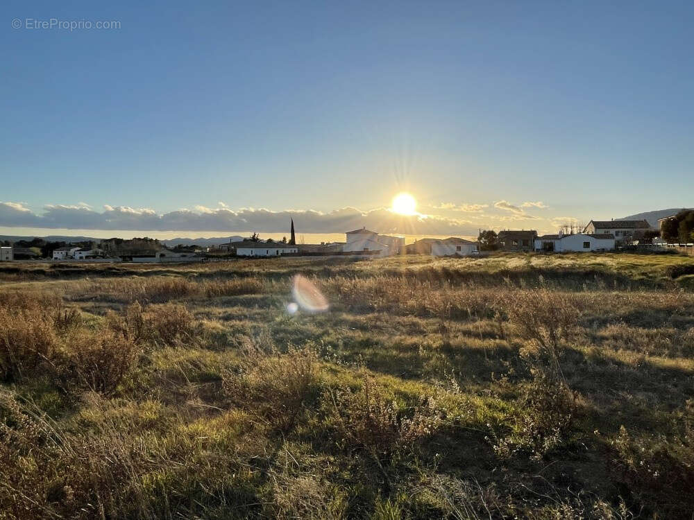 Terrain à POURRIERES