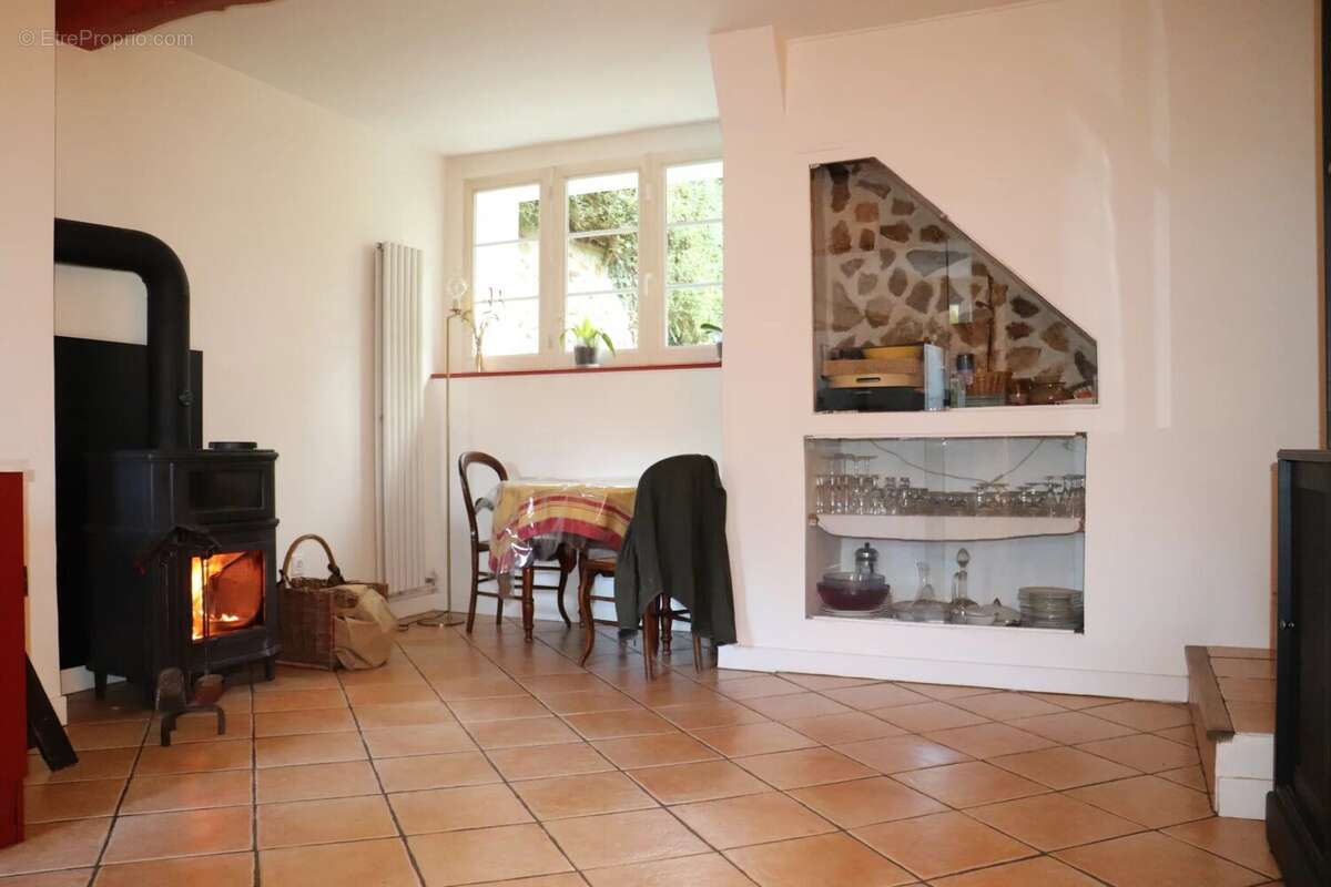 Maison à VILLENEUVE-SUR-BELLOT