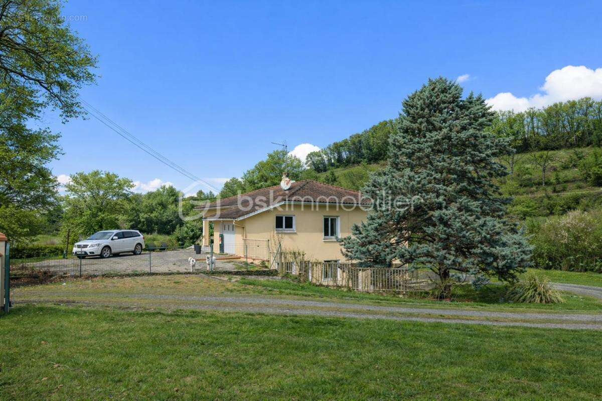 Maison à VIC-FEZENSAC