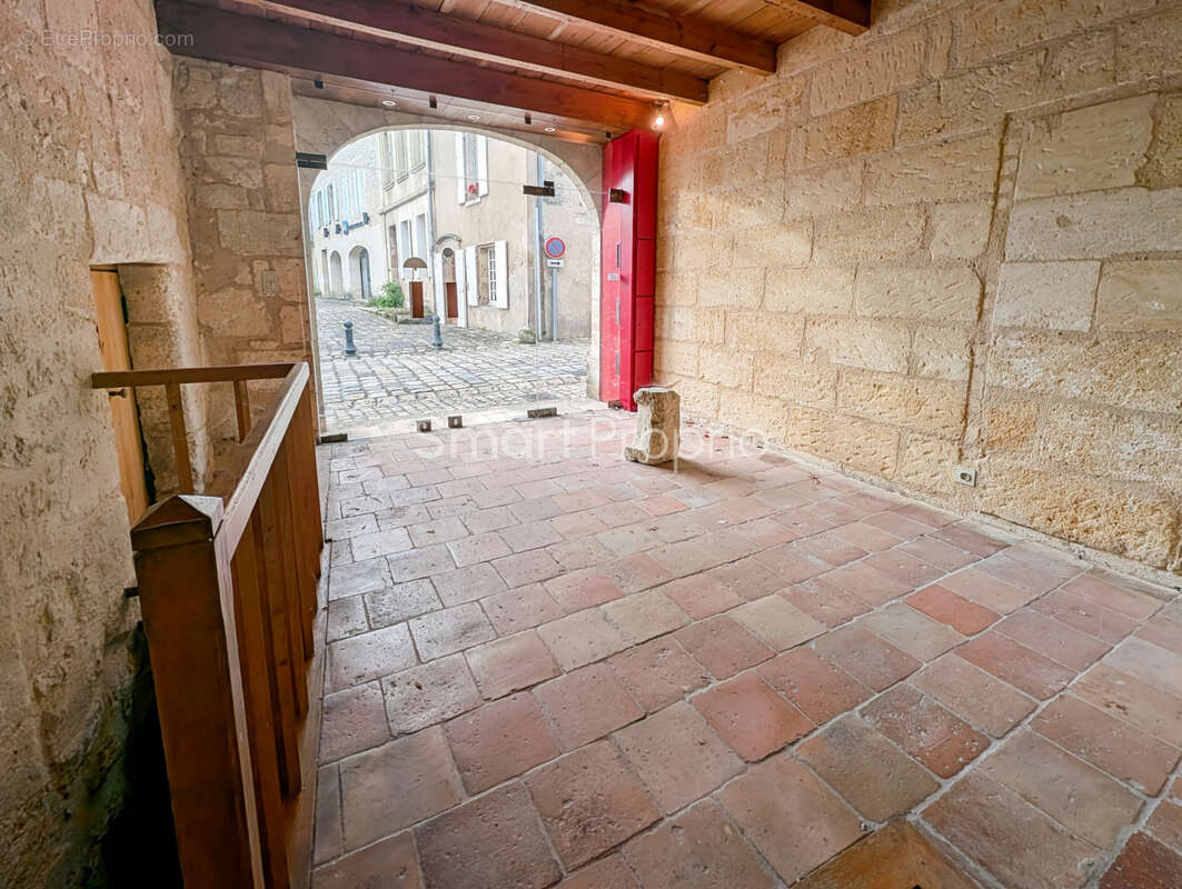 Commerce à SAINT-EMILION