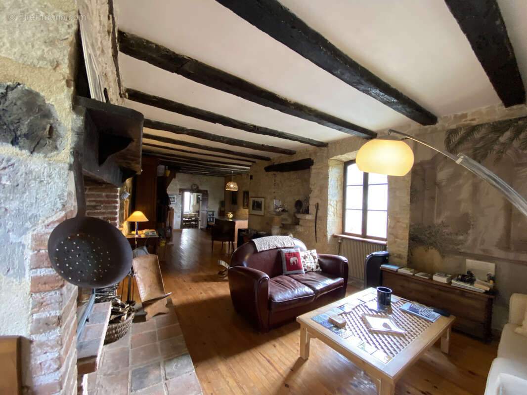Maison à PONTCIRQ